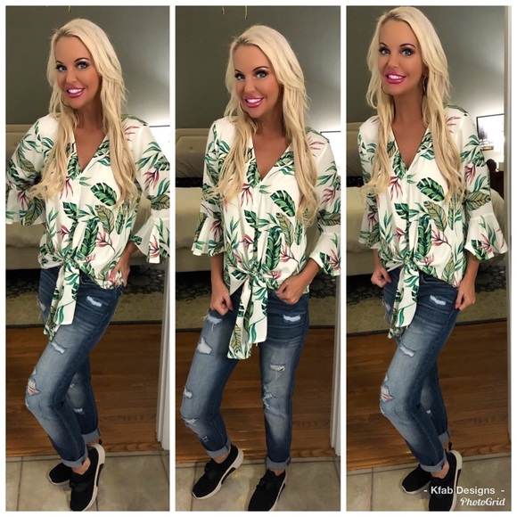 🌴💐LAST 1! Flutter Sleeve Tropical Flower Top! - Picture 6 of 7